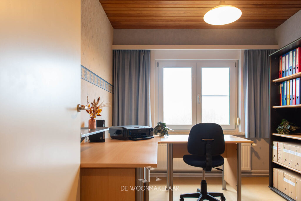 Woning met 5 slaapkamers, garage en tuin met weids uitzicht - Boerenkrijgstraat 32, Schelle - Te koop via De Woonmakelaar