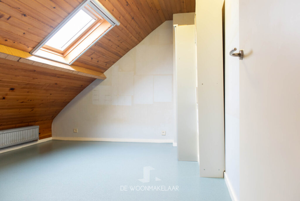 Woning met 5 slaapkamers, garage en tuin met weids uitzicht - Boerenkrijgstraat 32, Schelle - Te koop via De Woonmakelaar