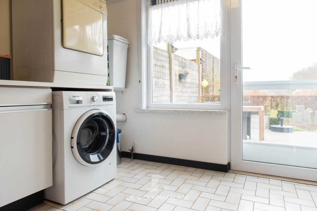 Woning met 5 slaapkamers, garage en tuin met weids uitzicht - Boerenkrijgstraat 32, Schelle - Te koop via De Woonmakelaar