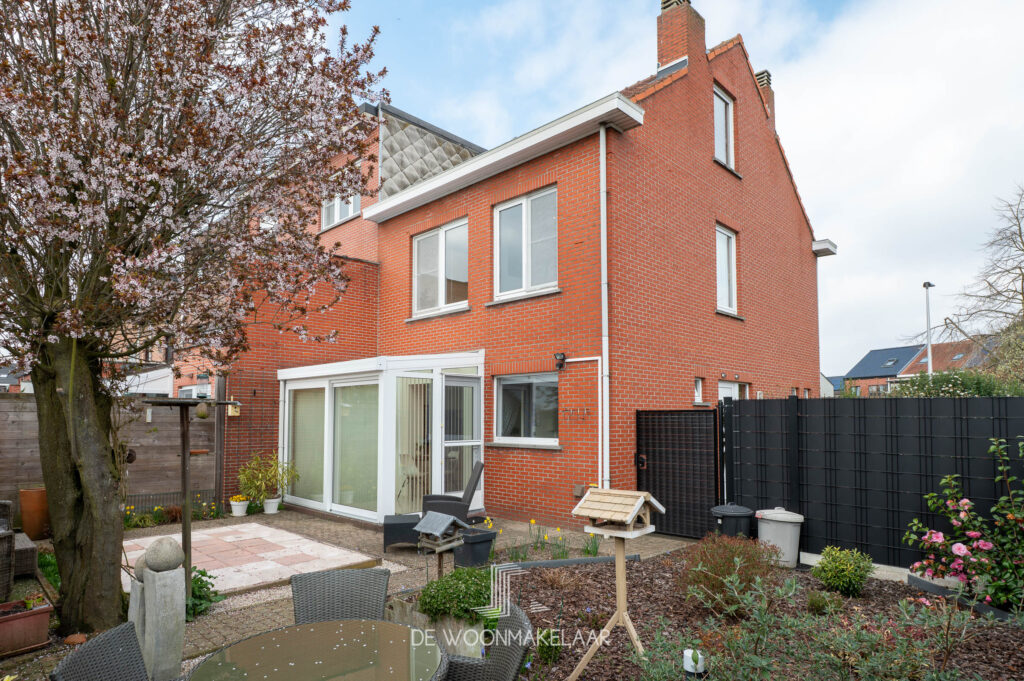 Hoekwoning met 3 slaapkamers, tuin & garage in rustige woonwijk - Boerenkrijgstraat 34, Schelle - Te koop via De Woonmakelaar