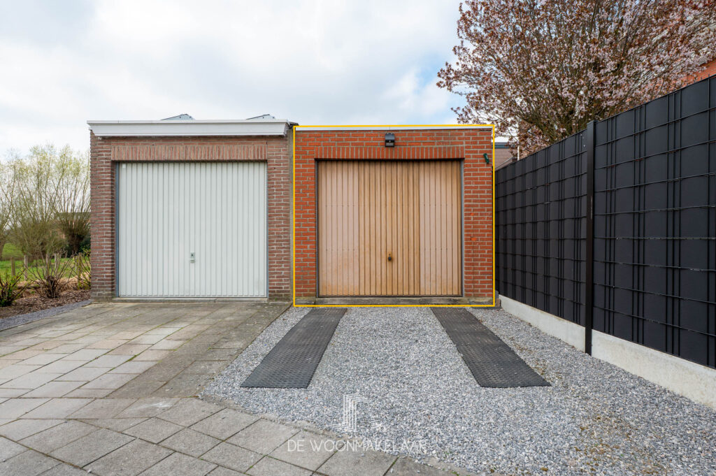 Hoekwoning met 3 slaapkamers, tuin & garage in rustige woonwijk - Boerenkrijgstraat 34, Schelle - Te koop via De Woonmakelaar