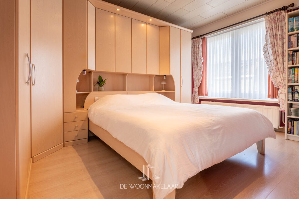 Hoekwoning met 3 slaapkamers, tuin & garage in rustige woonwijk - Boerenkrijgstraat 34, Schelle - Te koop via De Woonmakelaar