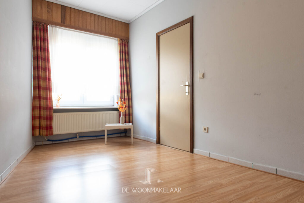 Gezinswoning met 3 slaapkamers, garage en zolder met potentieel - Kapelstraat 44, Terhagen - Te koop via De Woonmakelaar