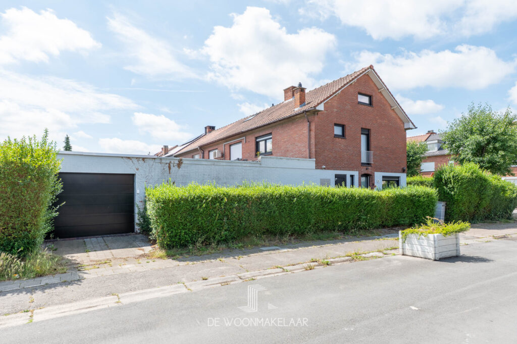 Hoekwoning met 3 slaapkamers, tuin en garage - Kerkhofstraat 25, Schelle - Te koop via De Woonmakelaar