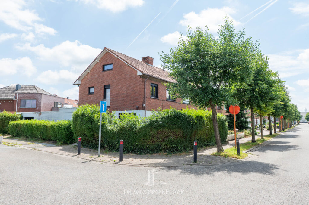 Hoekwoning met 3 slaapkamers, tuin en garage - Kerkhofstraat 25, Schelle - Te koop via De Woonmakelaar