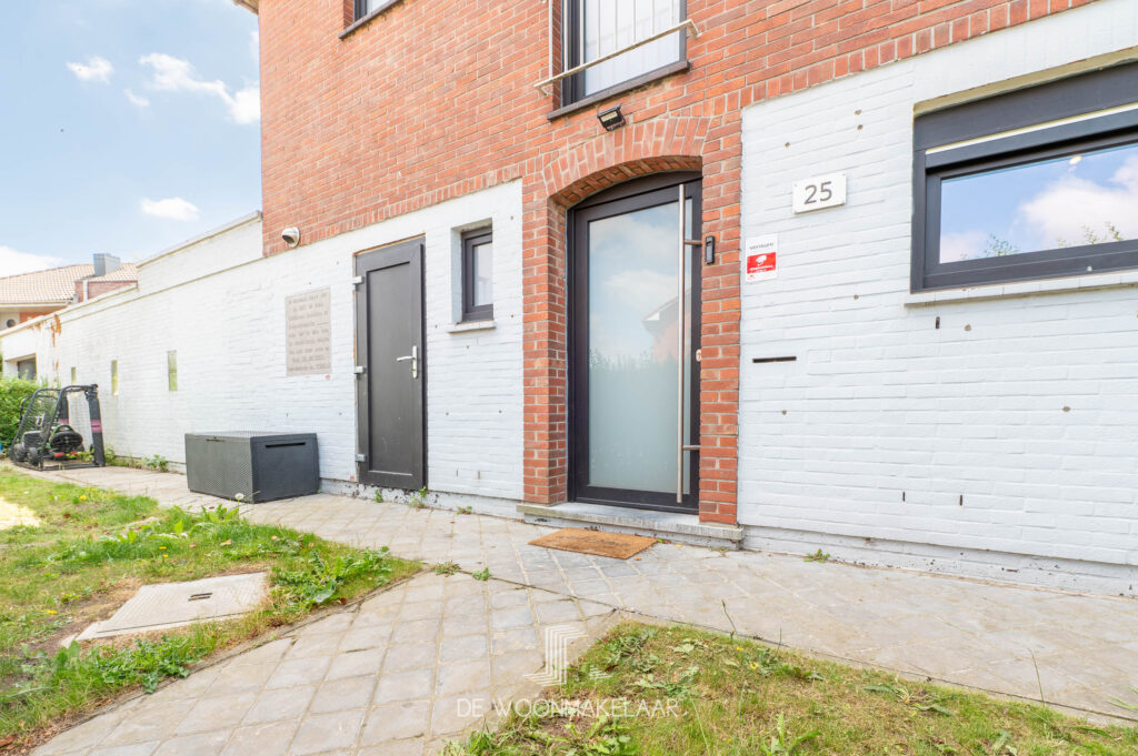 Hoekwoning met 3 slaapkamers, tuin en garage - Kerkhofstraat 25, Schelle - Te koop via De Woonmakelaar