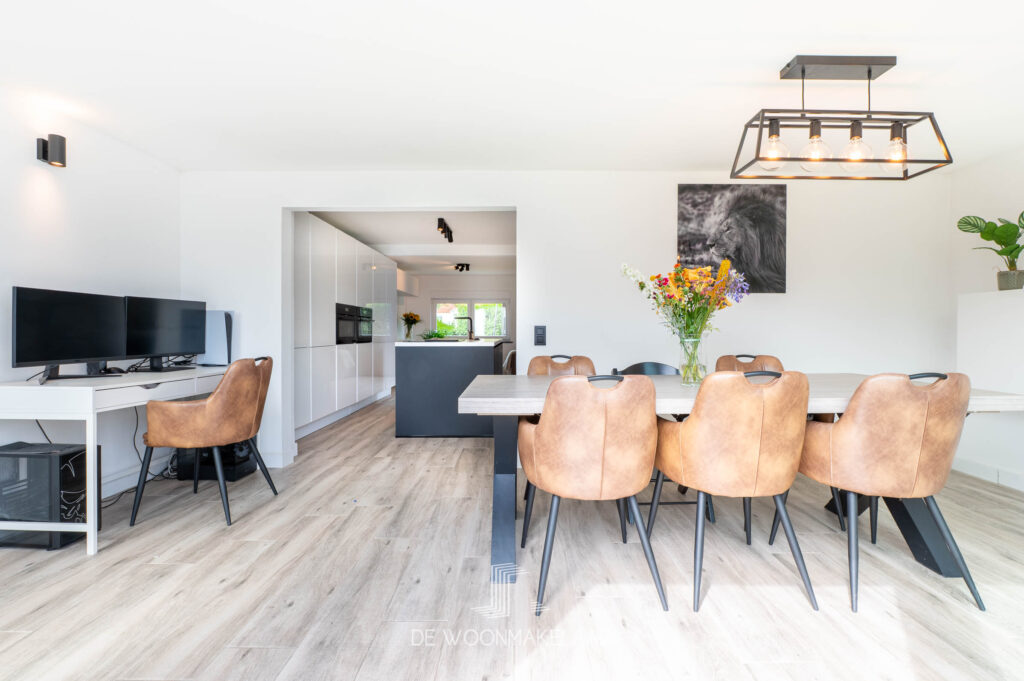 Hoekwoning met 3 slaapkamers, tuin en garage - Kerkhofstraat 25, Schelle - Te koop via De Woonmakelaar