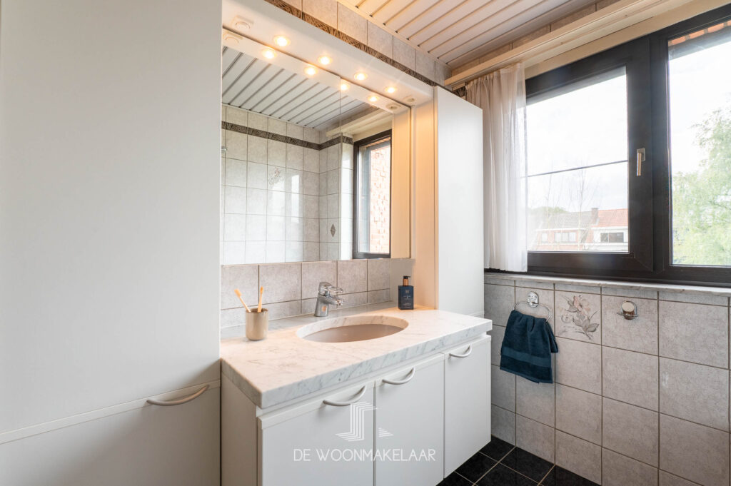 Bel-etage met 3 slaapkamers, garage en tuin in Aartselaar - Jacob Smitslaan 5, Aartselaar - Te koop via De Woonmakelaar