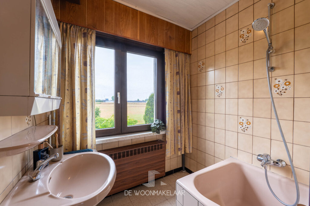 Halfopen bel-etage met 3 slaapkamers, tuin en magnifiek zicht in Aartselaar - Leeuwerikenlaan 15, Aartselaar - Te koop via De Woonmakelaar