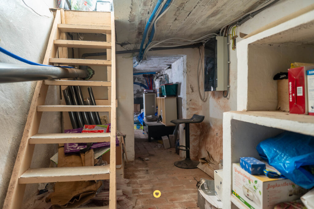 Gerenoveerde halfopen bebouwing met 3 slaapkamers en garage - Pierstraat 6, Aartselaar - Te koop via De Woonmakelaar
