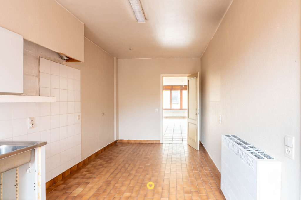 Ruim pand met instapklaar gelijkvloers appartement en duplex met 2 à 3 slaapkamers en terras - Antwerpsestraat 83, Niel - Te koop via De Woonmakelaar