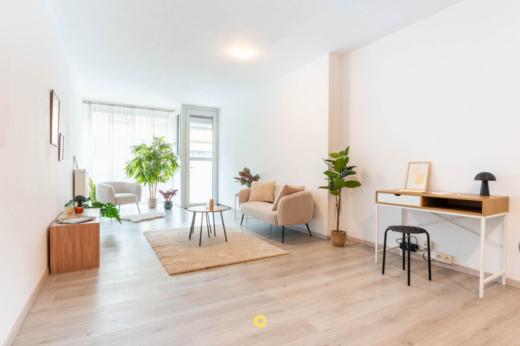 Ruim pand met instapklaar gelijkvloers appartement en duplex met 2 à 3 slaapkamers en terras - Antwerpsestraat 83, Niel - Te koop via De Woonmakelaar