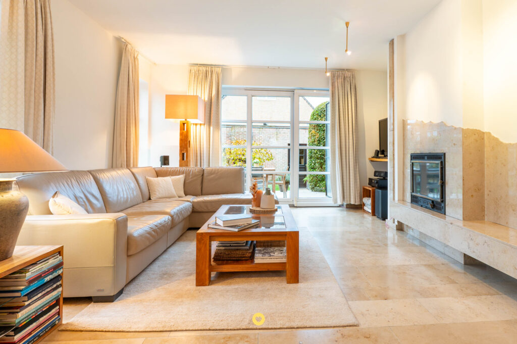 Instapklare, ruime halfopen bebouwing met 4 slaapkamers, garage en zuidwest tuin - Oude Reetsebaan 115, Boom - Te koop via De Woonmakelaar