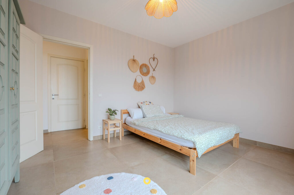 Instapklaar appartement met 2 slaapkamers, terras en garage - Antwerpsestraat 243, Boom - Te koop via De Woonmakelaar