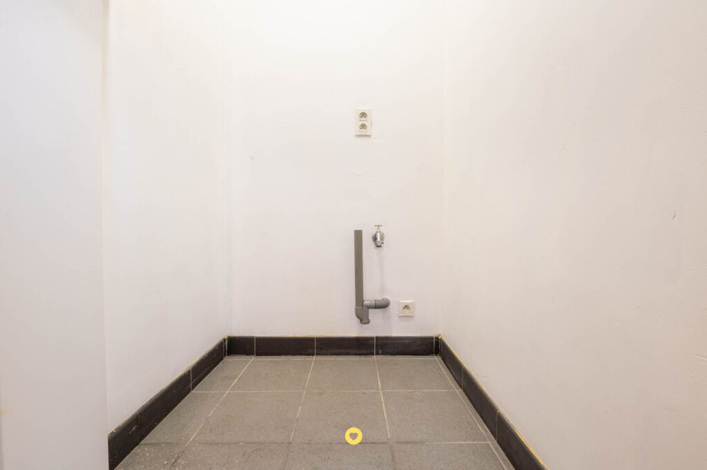 Gelijkvloers 1-slaapkamerappartement met private tuin en garagebox - Baron van Ertbornstraat 15, Aartselaar - Te huur via De Woonmakelaar