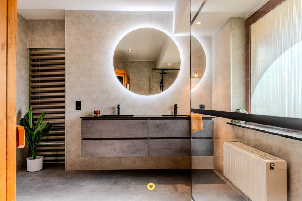 Unieke villa met magnifiek uitzicht over de Rupel, 4 à 5 slaapkamers, 2 badkamers en tuin met zwemvijver - Kleistraat 41, Boom - Te koop via De Woonmakelaar
