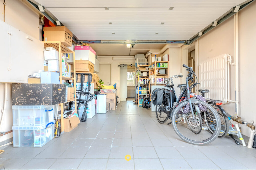 Bel-etage met 3 slaapkamers, tuin en ruime garage in een rustige buurt - IJzermaalberg 40, Kontich - Te koop via De Woonmakelaar