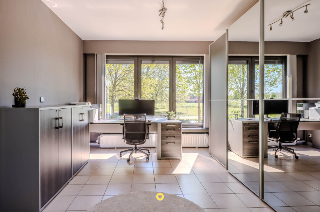 Instapklare halfopen bebouwing met 4 à 5 slaapkamers en EPC B op toplocatie - Cederlaan 2, Aartselaar - Te koop via De Woonmakelaar