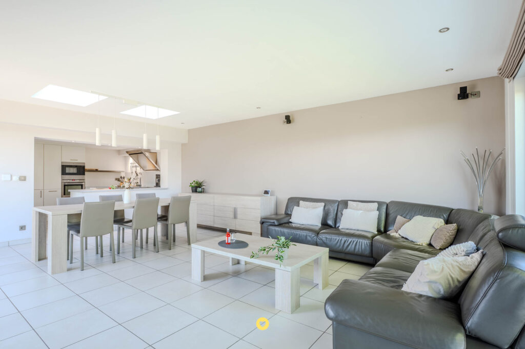Instapklare halfopen bebouwing met 4 à 5 slaapkamers en EPC B op toplocatie - Cederlaan 2, Aartselaar - Te koop via De Woonmakelaar