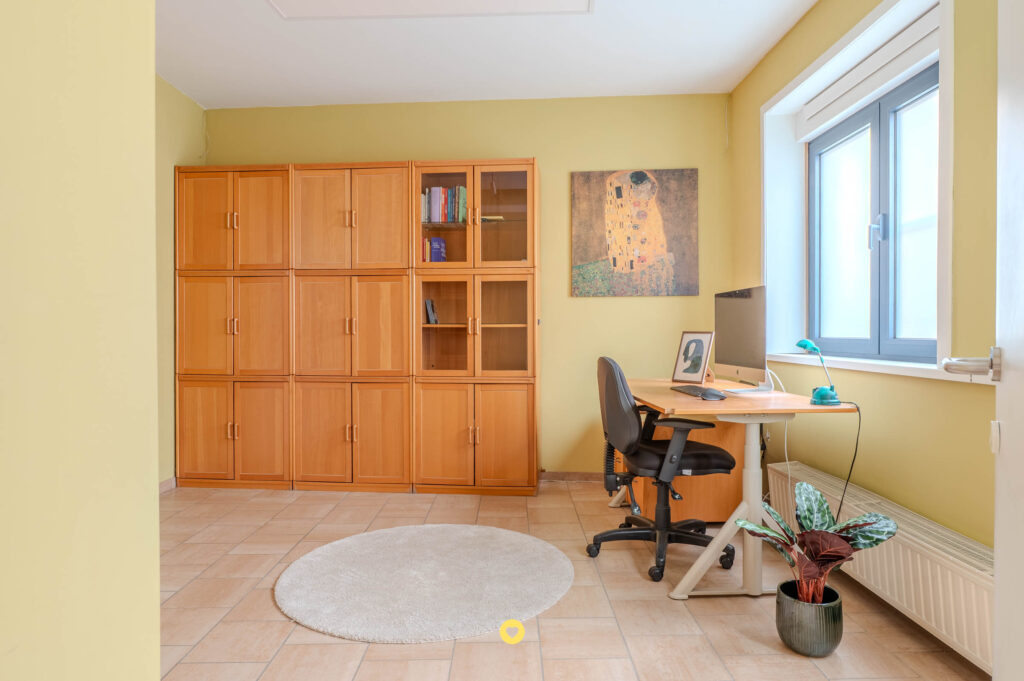 Halfopen bebouwing met praktijkruimte, 4 slaapkamers en zonnig tuin - Bosstraat 140, Boom - Te koop via De Woonmakelaar