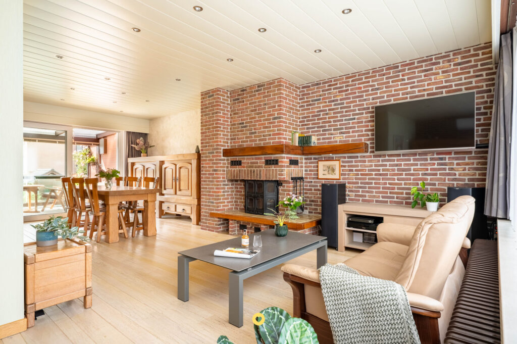 Verzorgde bel-etage met 3 slaapkamers, zuidtuin en extra garage - Azaleastraat 10, Schelle - Te koop via De Woonmakelaar