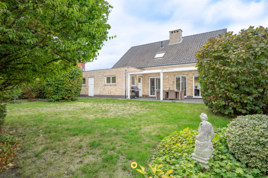 Open bebouwing met 4 slaapkamers in de Matexiwijk in Reet - Adriaan Brouwerlaan 11, Reet - Te koop via De Woonmakelaar