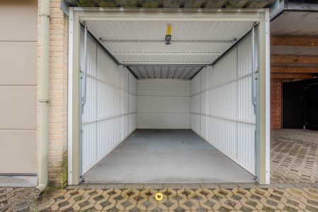 Gelijkvloers 1-slaapkamerappartement met private tuin en garagebox - Baron van Ertbornstraat 15, Aartselaar - Te huur via De Woonmakelaar