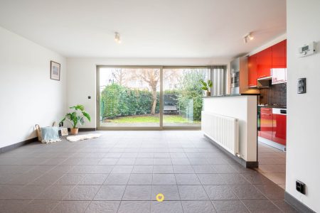 Gelijkvloers 1-slaapkamerappartement met private tuin en garagebox - Baron van Ertbornstraat 15, Aartselaar - Te huur via De Woonmakelaar