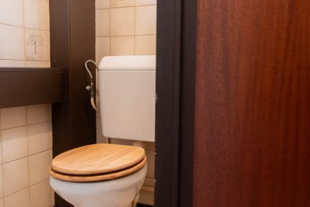 Bel-etage woning met 3 slaapkamers en zuid-west tuin - Leugstraat 154, Aartselaar - Te koop via De Woonmakelaar