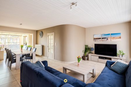 Bel-etage met 3 slaapkamers, tuin en ruime garage in een rustige buurt - IJzermaalberg 40, Kontich - Te koop via De Woonmakelaar