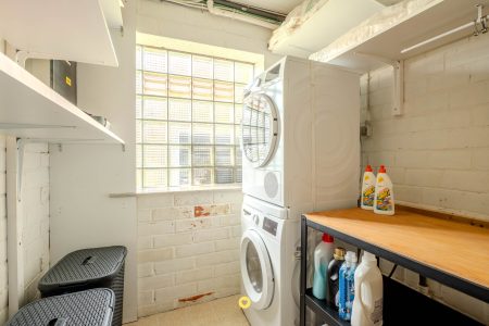 Bel-etage met 3 slaapkamers, tuin en ruime garage in een rustige buurt - IJzermaalberg 40, Kontich - Te koop via De Woonmakelaar
