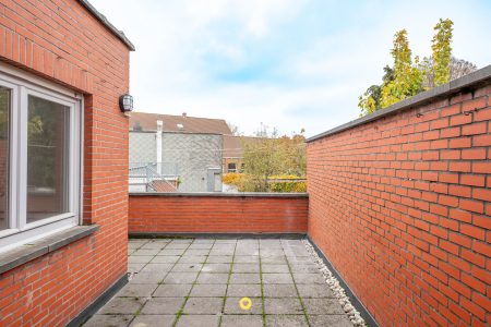 Ruim pand met instapklaar gelijkvloers appartement en duplex met 2 à 3 slaapkamers en terras - Antwerpsestraat 83, Niel - Te koop via De Woonmakelaar