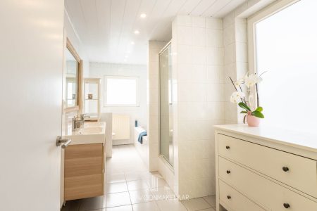 Stijlvolle woning met 3 slaapkamers, tuin en oprit nabij het park van Boom - Karel Ledeganckstraat 12, Boom - Te koop via De Woonmakelaar