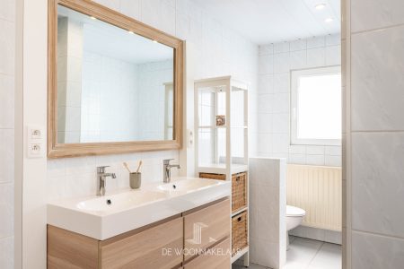 Stijlvolle woning met 3 slaapkamers, tuin en oprit nabij het park van Boom - Karel Ledeganckstraat 12, Boom - Te koop via De Woonmakelaar