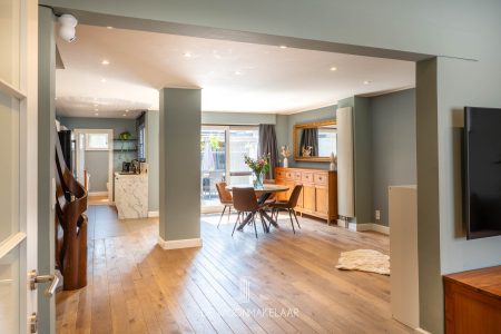 Stijlvolle woning met 3 slaapkamers, tuin en oprit nabij het park van Boom - Karel Ledeganckstraat 12, Boom - Te koop via De Woonmakelaar
