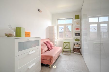 Halfopen bebouwing, 4 slaapkamers, 3 badkamers, tuin en lift. - Adolf Vervlietlaan 6, Hemiksem - Te koop via De Woonmakelaar