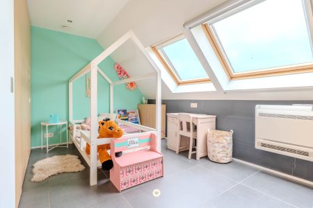 Halfopen bebouwing, 4 slaapkamers, 3 badkamers, tuin en lift. - Adolf Vervlietlaan 6, Hemiksem - Te koop via De Woonmakelaar