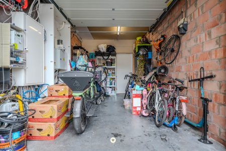 Halfopen bebouwing, 4 slaapkamers, 3 badkamers, tuin en lift. - Adolf Vervlietlaan 6, Hemiksem - Te koop via De Woonmakelaar