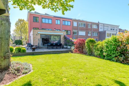 Instapklare halfopen bebouwing met 4 à 5 slaapkamers en EPC B op toplocatie - Cederlaan 2, Aartselaar - Te koop via De Woonmakelaar