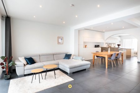Gerenoveerde halfopen bebouwing met 3 slaapkamers en garage - Pierstraat 6, Aartselaar - Te koop via De Woonmakelaar