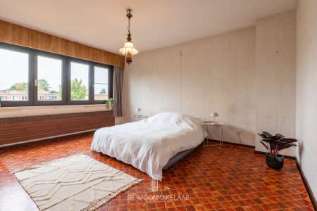 Halfopen bel-etage met 3 slaapkamers, tuin en magnifiek zicht in Aartselaar - Leeuwerikenlaan 15, Aartselaar - Te koop via De Woonmakelaar