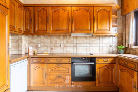 Halfopen bel-etage met 3 slaapkamers, tuin en magnifiek zicht in Aartselaar - Leeuwerikenlaan 15, Aartselaar - Te koop via De Woonmakelaar