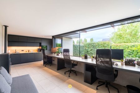Instapklare halfopen bebouwing met magnifieke tuin en tuinkantoor - Morenhoekstraat 4, Rumst - Te koop via De Woonmakelaar