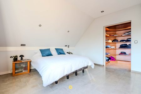 Unieke villa met magnifiek uitzicht over de Rupel, 4 à 5 slaapkamers, 2 badkamers en tuin met zwemvijver - Kleistraat 41, Boom - Te koop via De Woonmakelaar