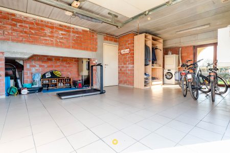 Unieke villa met magnifiek uitzicht over de Rupel, 4 à 5 slaapkamers, 2 badkamers en tuin met zwemvijver - Kleistraat 41, Boom - Te koop via De Woonmakelaar