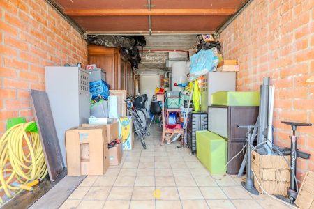 Vrijstaande villa met 3 slaapkamers, zonnige tuin en veel potentieel om naar eigen smaak op te frissen - Ahornelaan 5, Aartselaar - Te koop via De Woonmakelaar