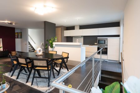 Rustig gelegen instapklare woning (EPC B) met 4 slaapkamers, bureau en tuin - Volkenbondstraat 139, Niel - Te koop via De Woonmakelaar